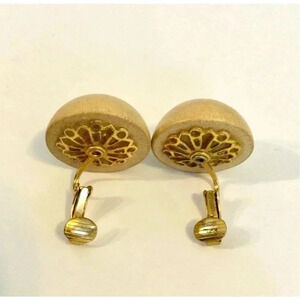 Vintage Vogue Jlry Womens Brown Round Wooden‎ Clip On Earrings Fashion Jewelry